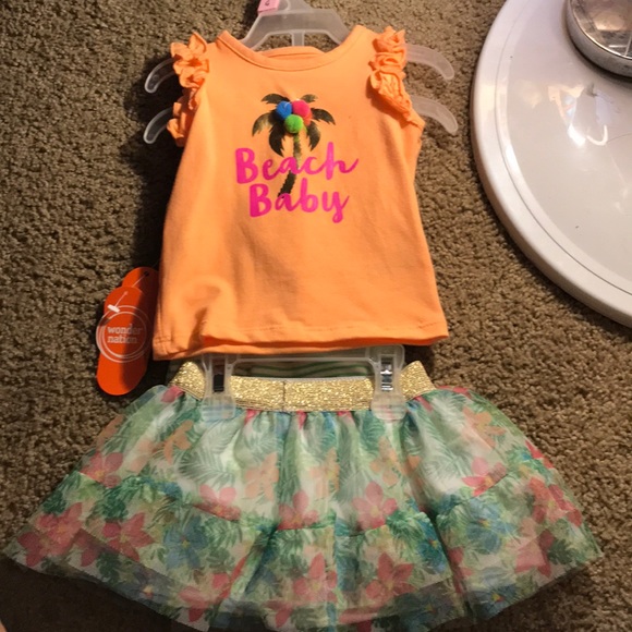 Little girl out fit - Picture 2 of 2
